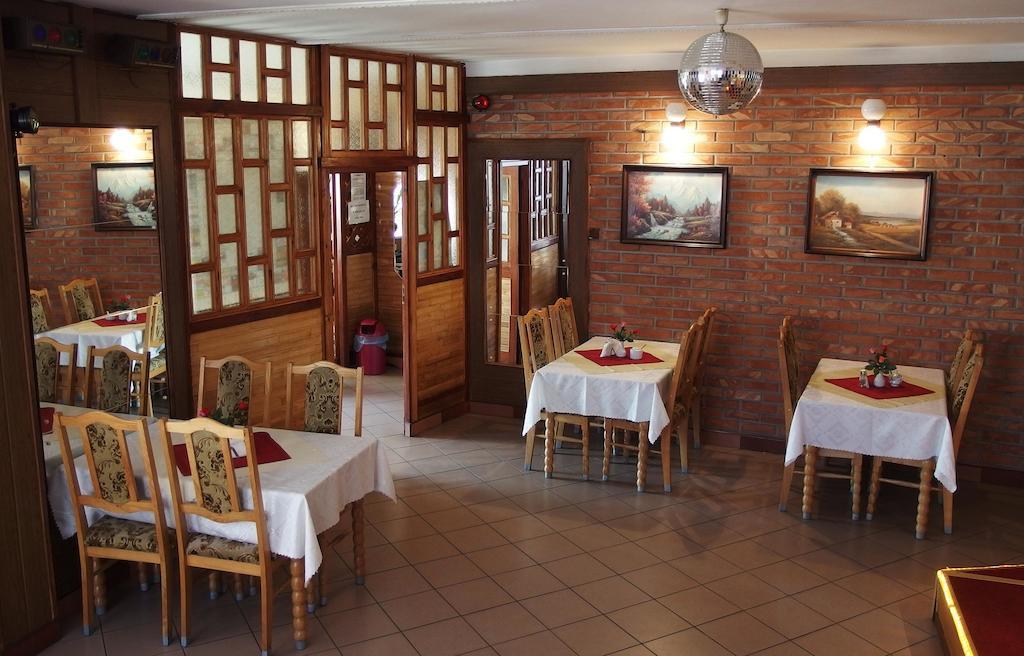 Hotel Mazury Olecko Exterior foto